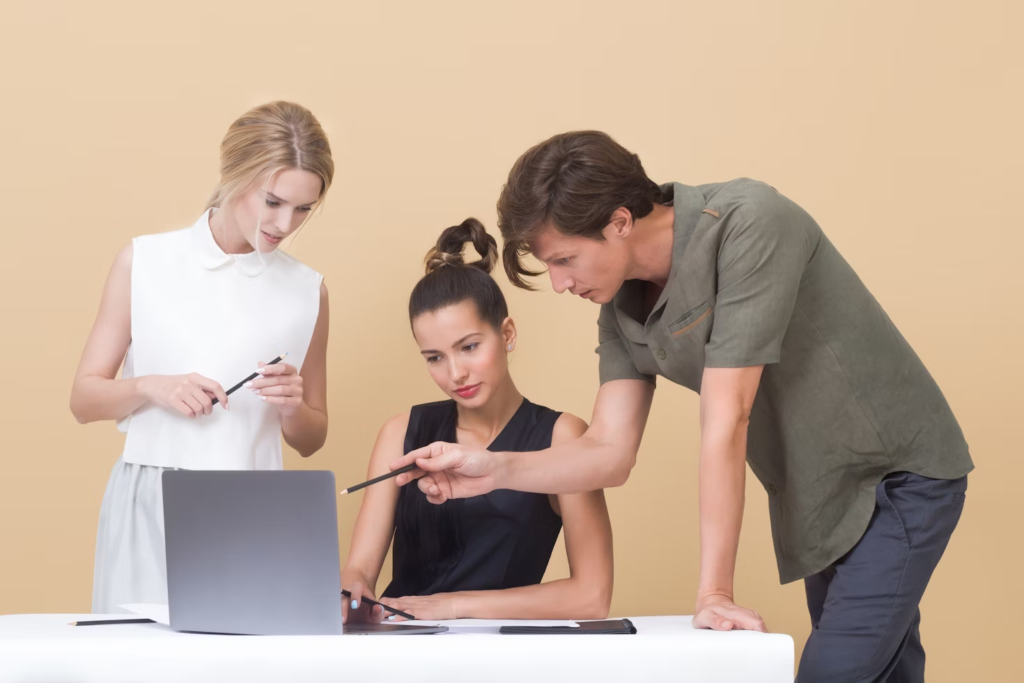 employees talking - How to Keep Track of Projects at Work
