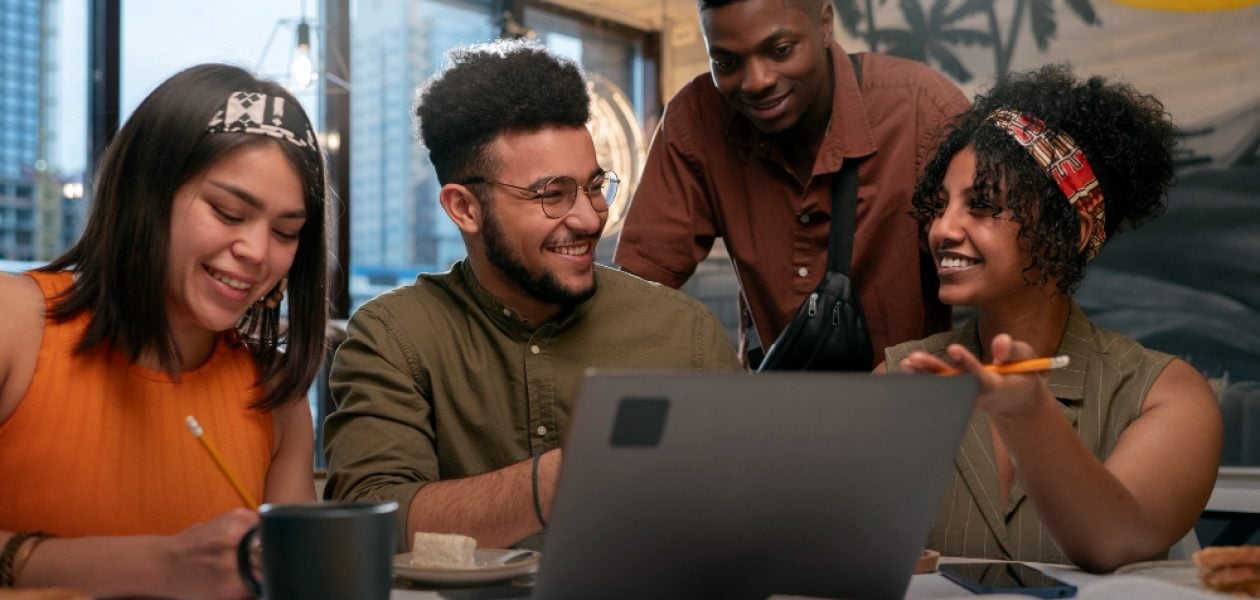 employees in a meeting - Microsoft Project vs Trello